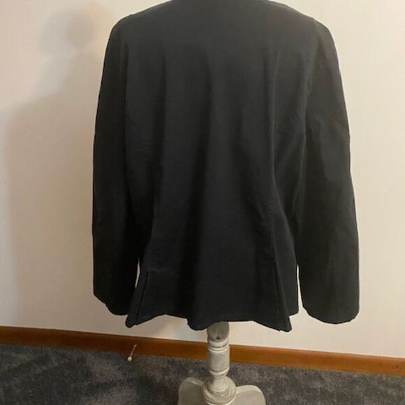 Lane Bryant Black clasp front closure jacket, size 22 - Picture 2 of 3